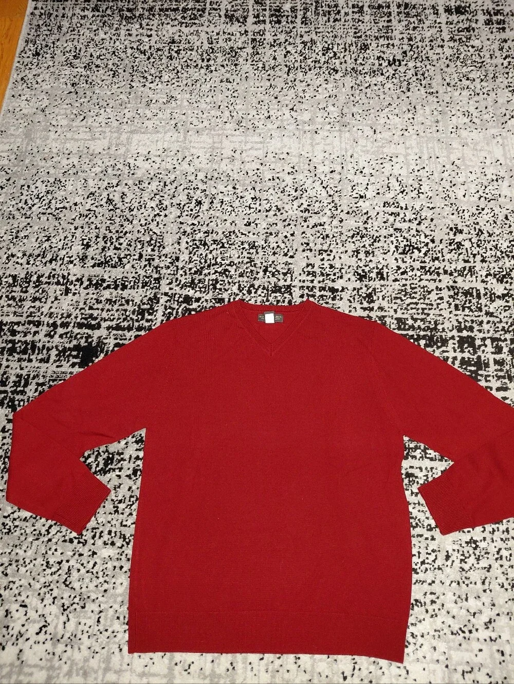 Banana Republic Men’s M Red Extra Fine Merino Wool V-Neck Sweater CC
